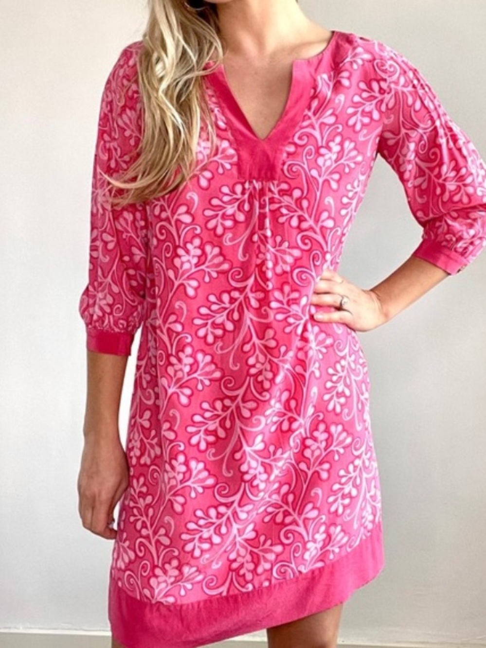Lilly Pulitzer Pink Floral Pattern 100% Silk Shift Dress size 0. NO BELT